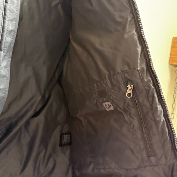 North Face Arctic Parka – Waterproof Down Jacket, Great for Snow & Rain - Picture 4 of 4